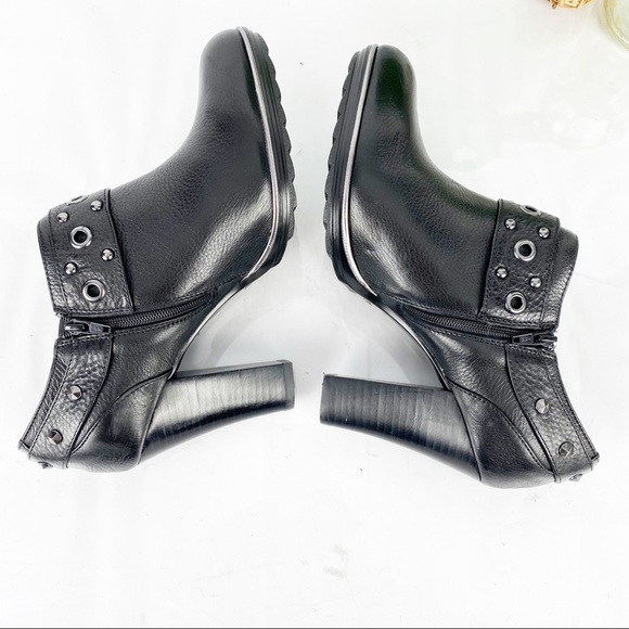 Sundance Sofft Heel Ankle Boot in Black Leather - Picture 7 of 12